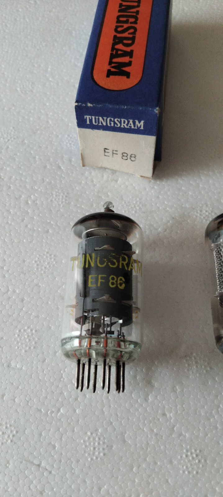 2 pcs 6J32P / 6Zh32P/ 6Ж32П +2 pcs EF86 .MIX tube(2 Svetlana+1 Tungsram+1 Valvo)