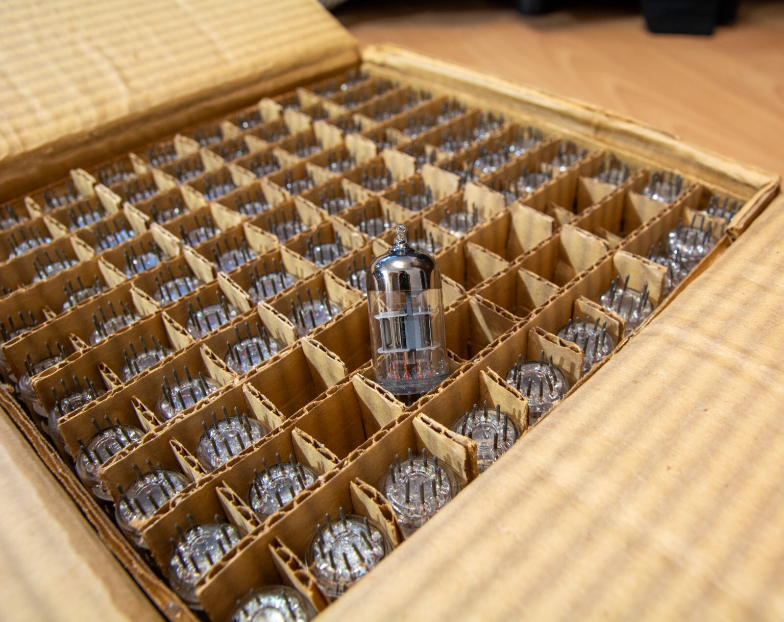 8 PCS 6N23P (E88CC / 6922 / 6DJ8) NOS VACUUM TUBES VOSKHOD. MIX. 1960-80’s.