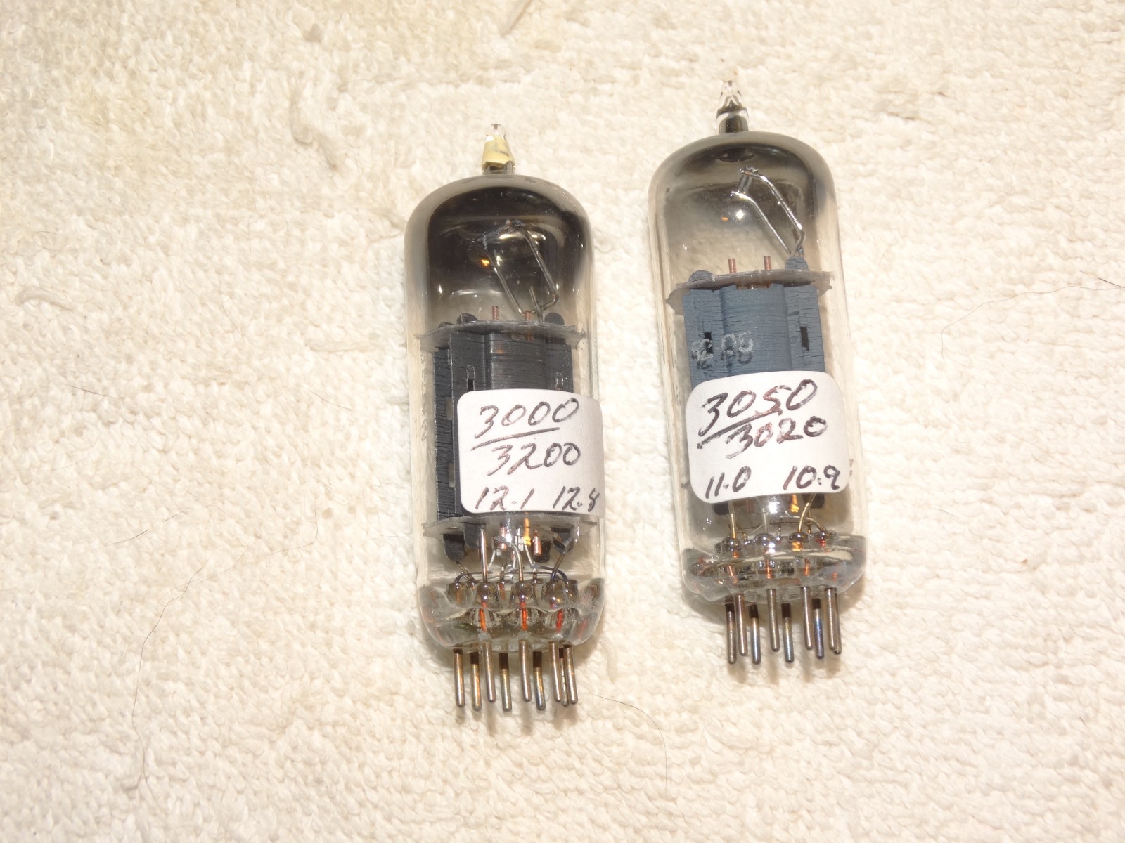 2 x 12BH7 Hytron Tubes*Black Plates-45° D getter*Very Strong Matched Pair*#33
