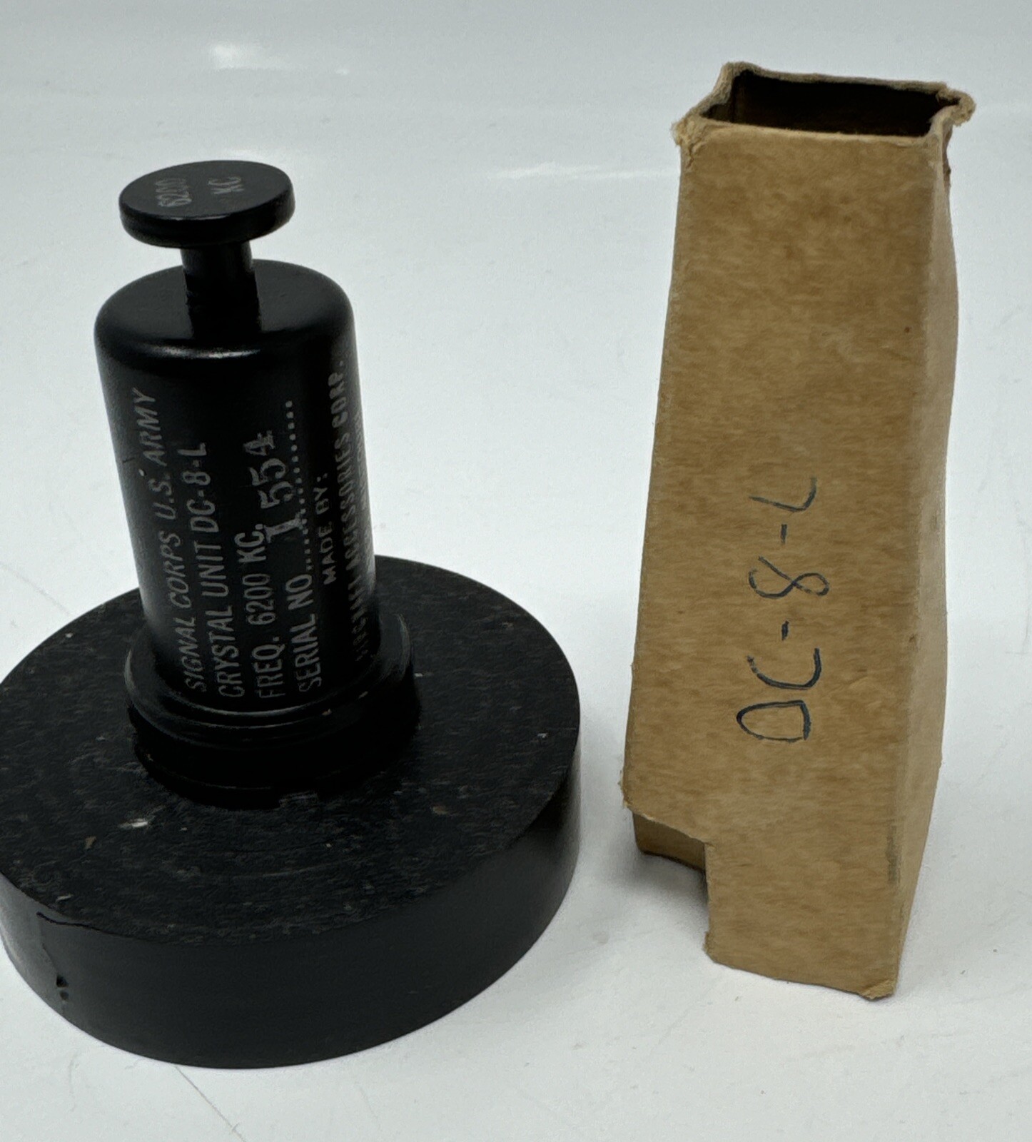 SIGNAL CORPS US ARMY CRYSTAL UNIT DC-8-L FREQUENCY 6200 KC New