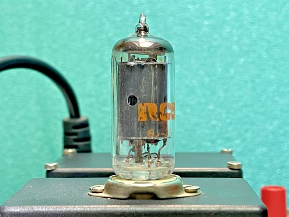 MATCHED PAIR 6AU6/EF94/ DARIO MINIWATT TUBE TESTED WITH ROETEST BY CURVES QTY-2