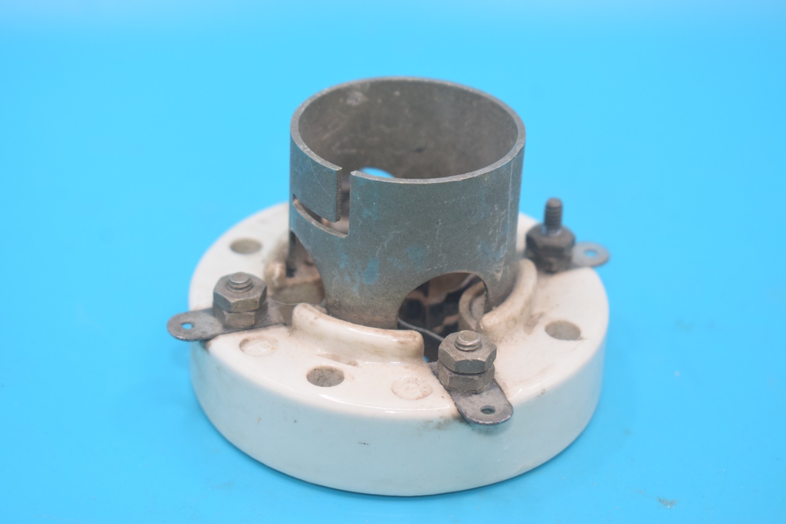 Antique Socket – 4-Pin Large – Heavy Ceramic Porcelain – EF Johnson