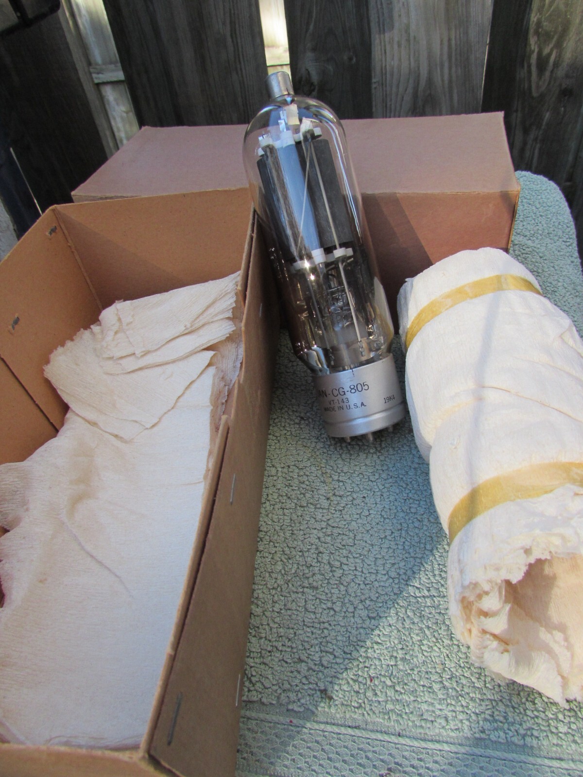 Vintage WWII United Electronics JUN-63 CUE-805 VT-143 Vacuum Tube. Never used.