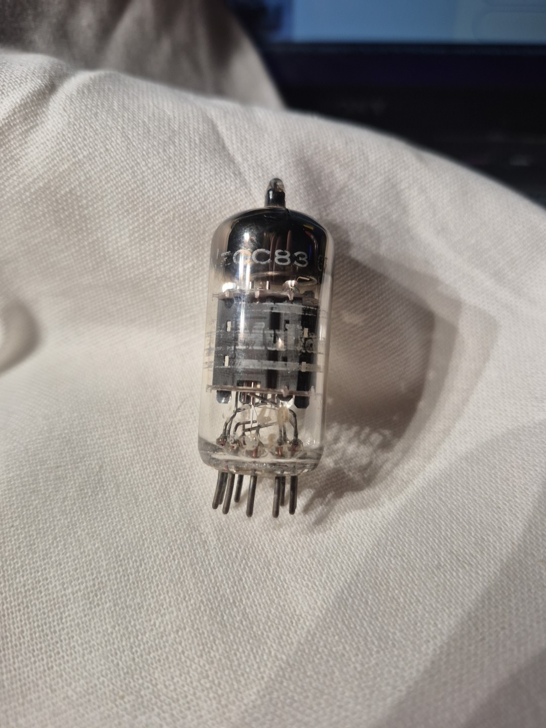 1 iec mullard 12ax7a ecc83 tube guaranteed to be hot! 1022-852 (VT1)