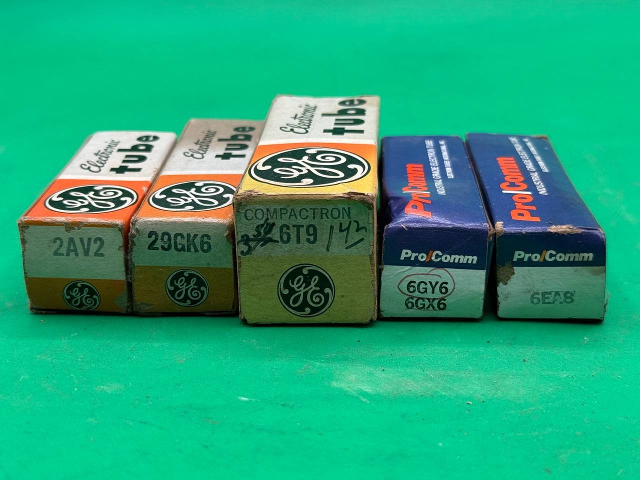 Lot of 5 Vintage Vacuum Electron Tubes GE Pro/Comm 2AV2 29GK6 6T9 + RE