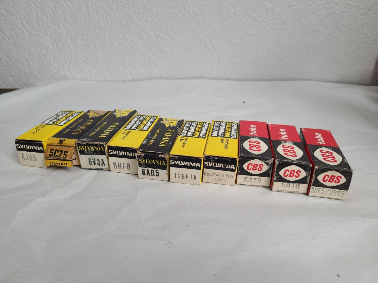 Lot 10 SYLVANIA/CBS Electronic Tubes w BOXES 4JH6, 5CZ5, 12BH7A, 5AT8 Etc
