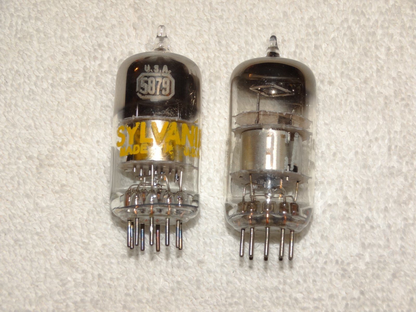 2 x 5879 RCA/Sylvania Tubes Tested Very Strong*(2 Offers Available)