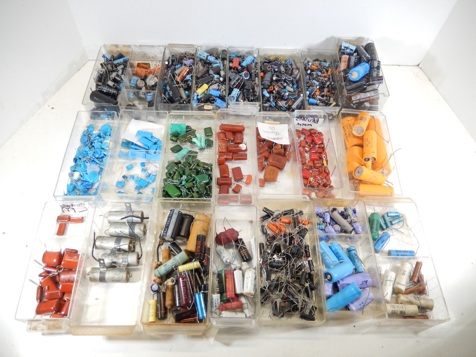 HUGE VINTAGE ELECTRONIC PARTS & VACUUM TUBE COLLECTION AS IS