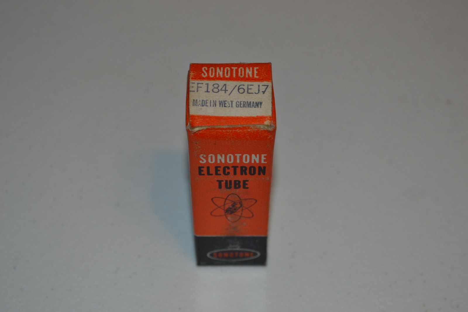 EF184 / 6EJ7 vintage vacuum tube tested and working