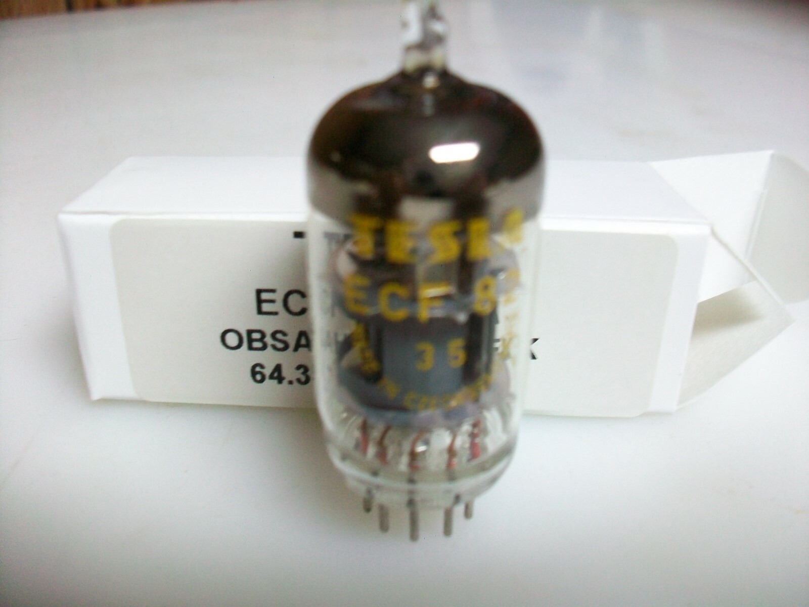SLEEVE OF FIVE TESLA 6U8A / ECF82 TUBES