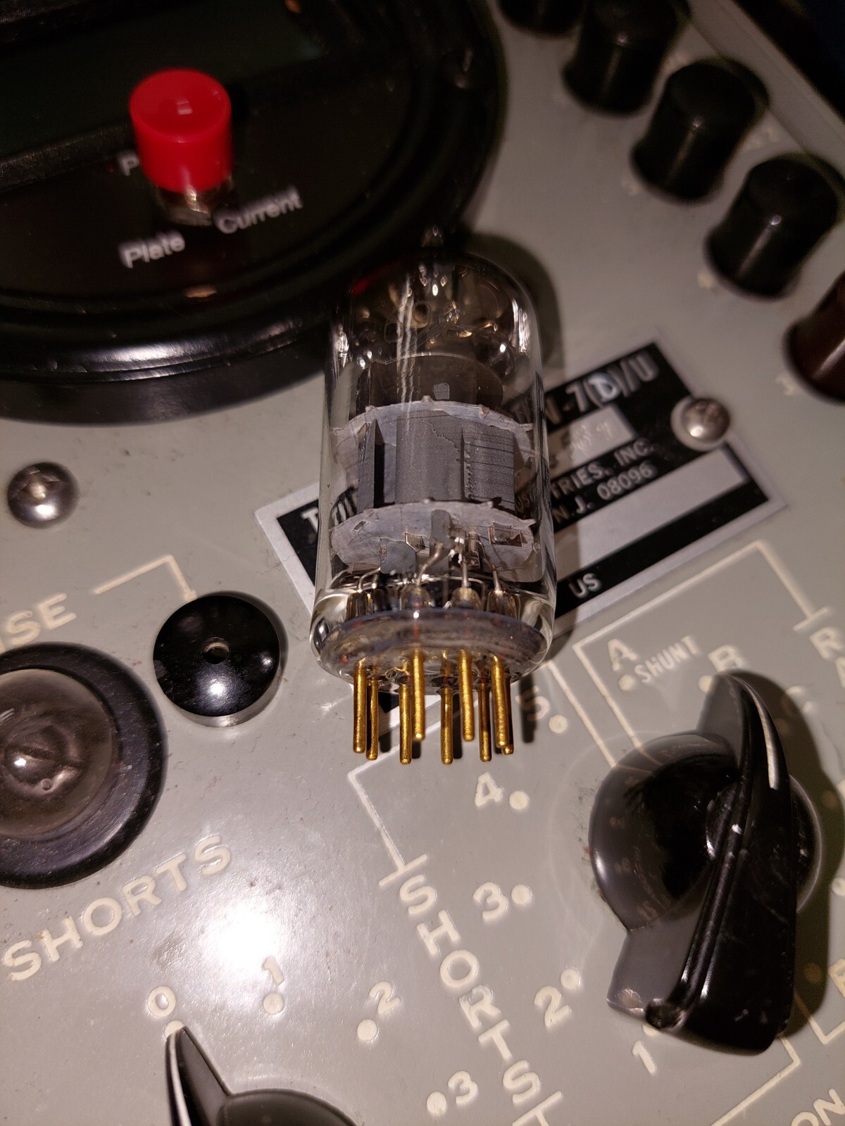 One(1) TV7D/U RE-TEST Good SYLVANIA 6922 E88CC Low-Noise Gold Pins Tube