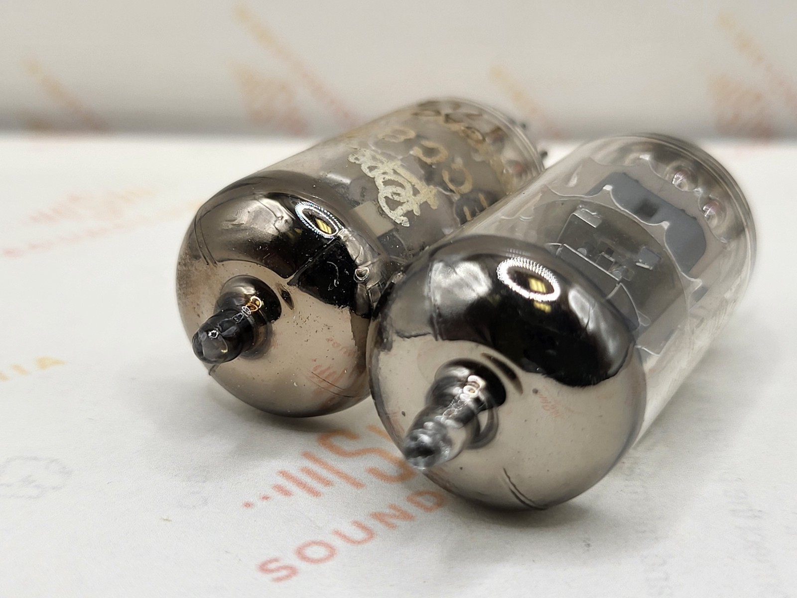 Philips ECC88 O-Getter Matched Pair – Heerlen 1965/67 Philips/Pope – Near NOS
