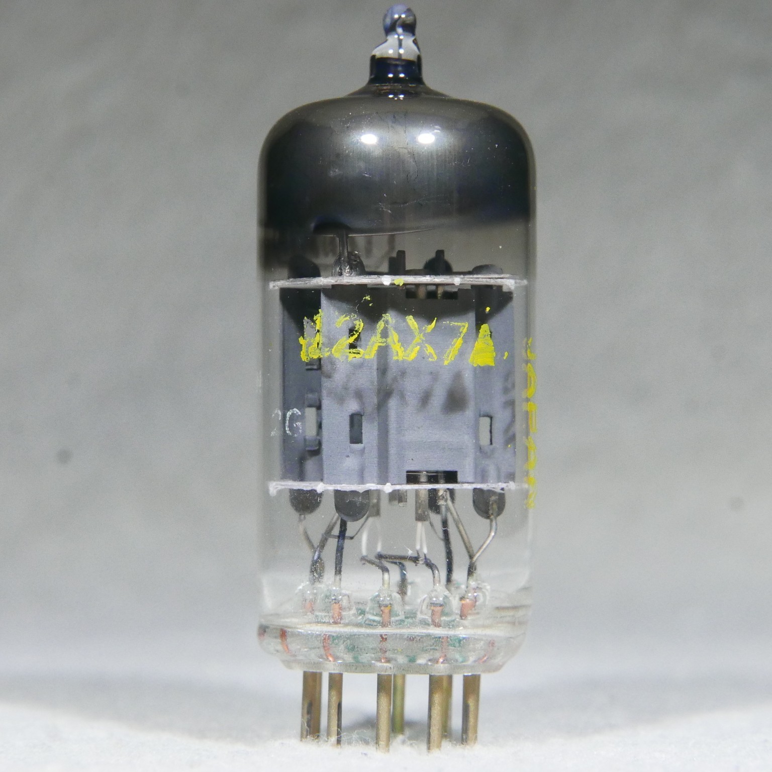 12AX7A/ECC83 Made in Japan Short Plate O-Getter Gold Pin Strong