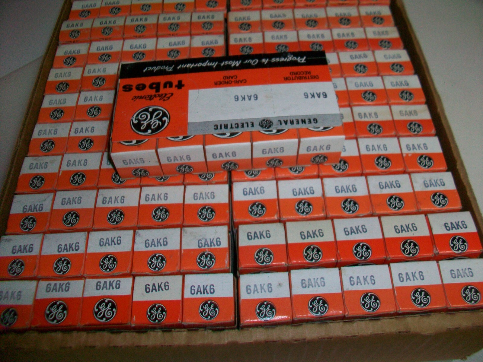 SLEEVE OF 5 NEW GE 6AK6 TUBES