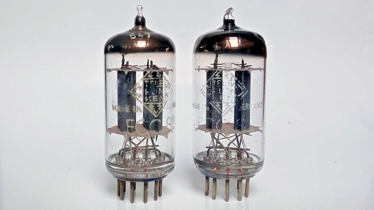 Pair Telefunken 12au7 (ecc82) , ribbed plates 1958