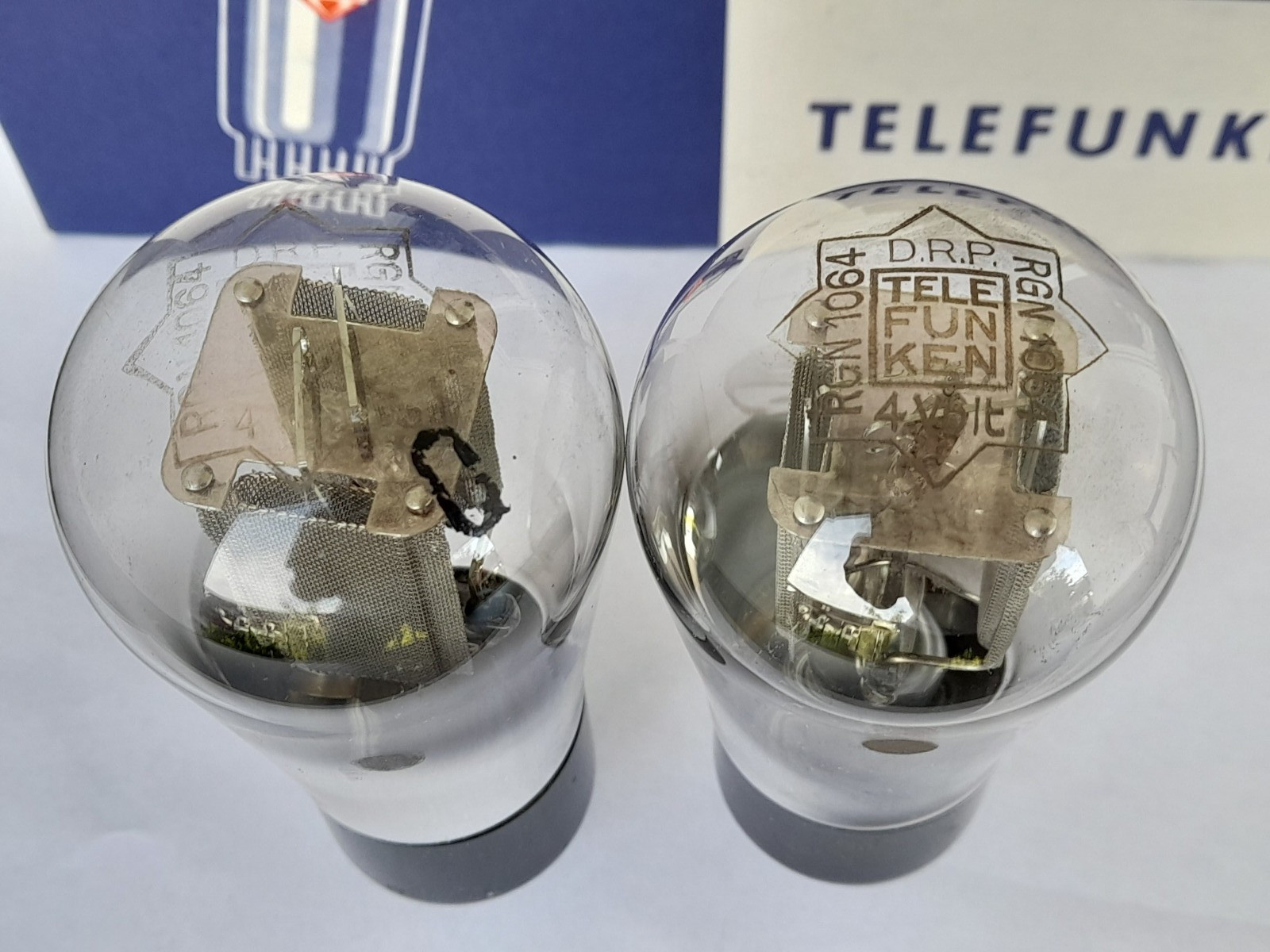 2x RGN1064 TELEFUNKEN tubes GLOBE / BIG MESH (~ AZ1 ) – 1935 – RGN 1064