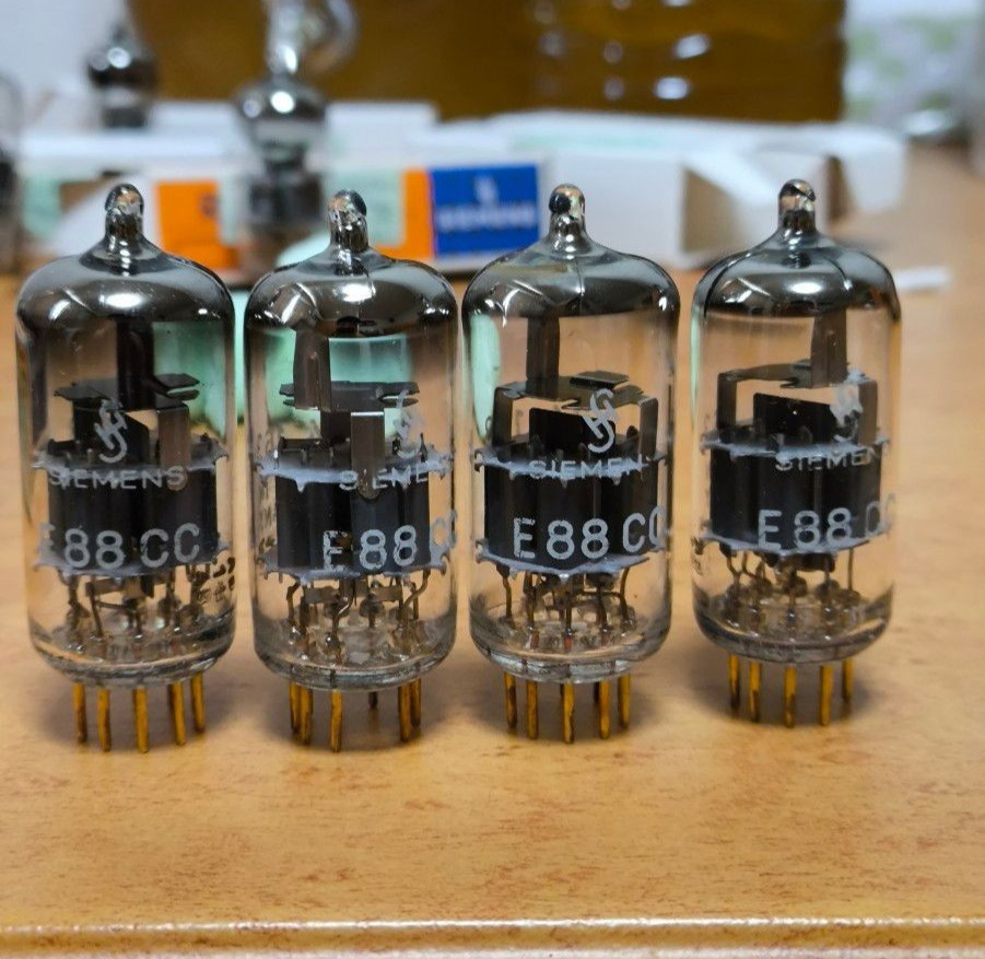 Siemens E88CC 6922 Grey Shield Vacuum Tubes Matched Quad 1961