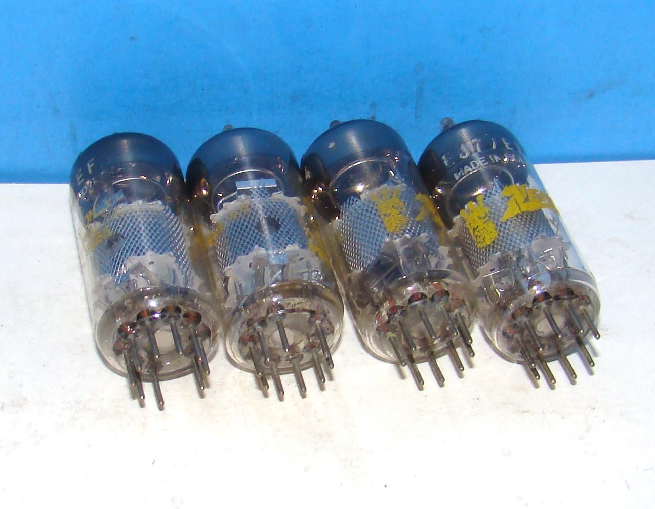 6EJ7 EF184 4 mesh plate vintage radio audio amplifier vacuum tubes valve Holland