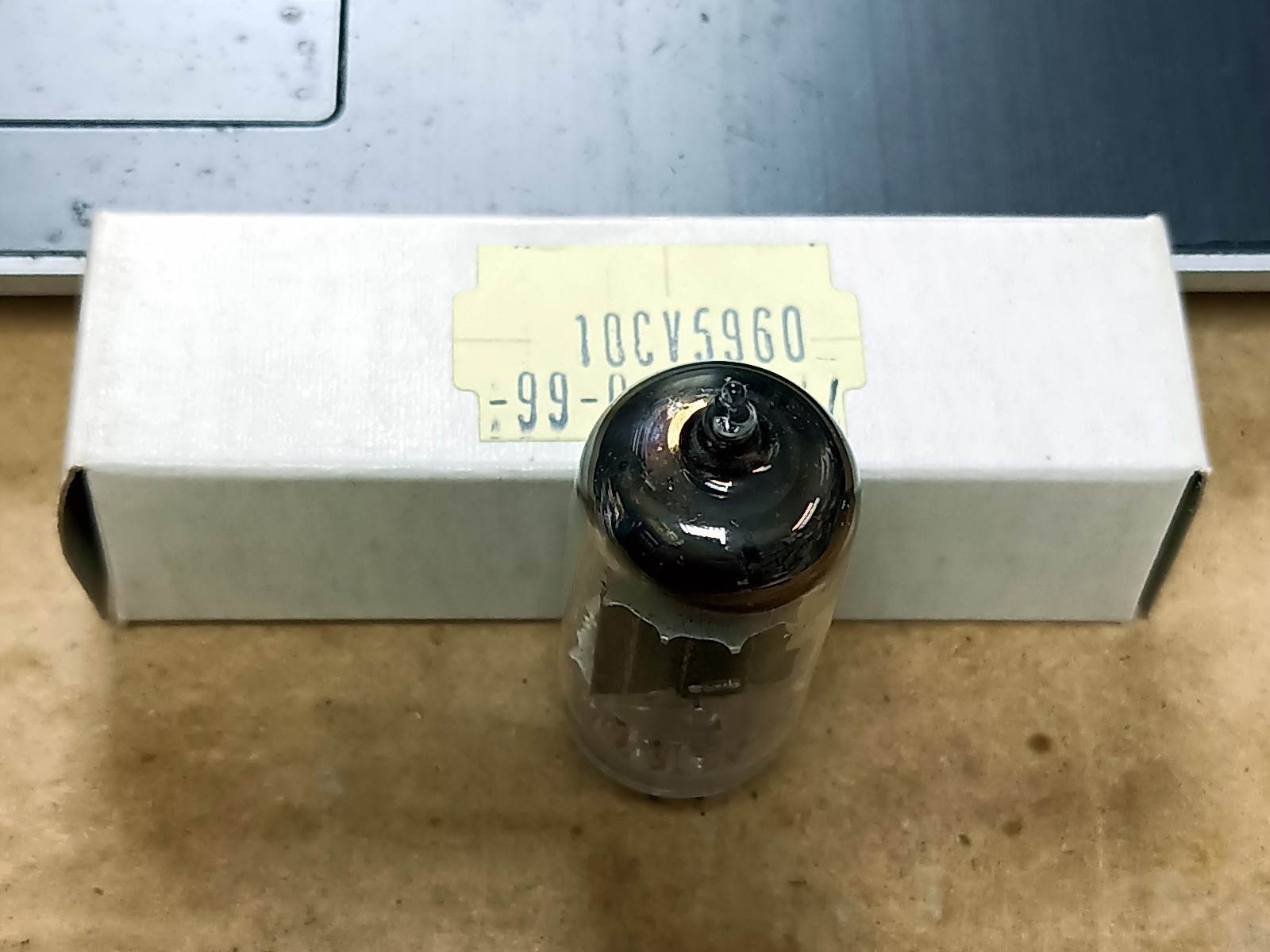 GEC A2900 ECC81 12AT7 tube Square getter Triple mica