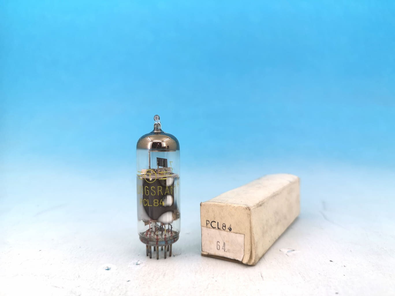 1 x PCL84 by TUNGSRAM HUNGARY Triode-Pentode Tube / 15DQ8 15TP7 BOX 70s.