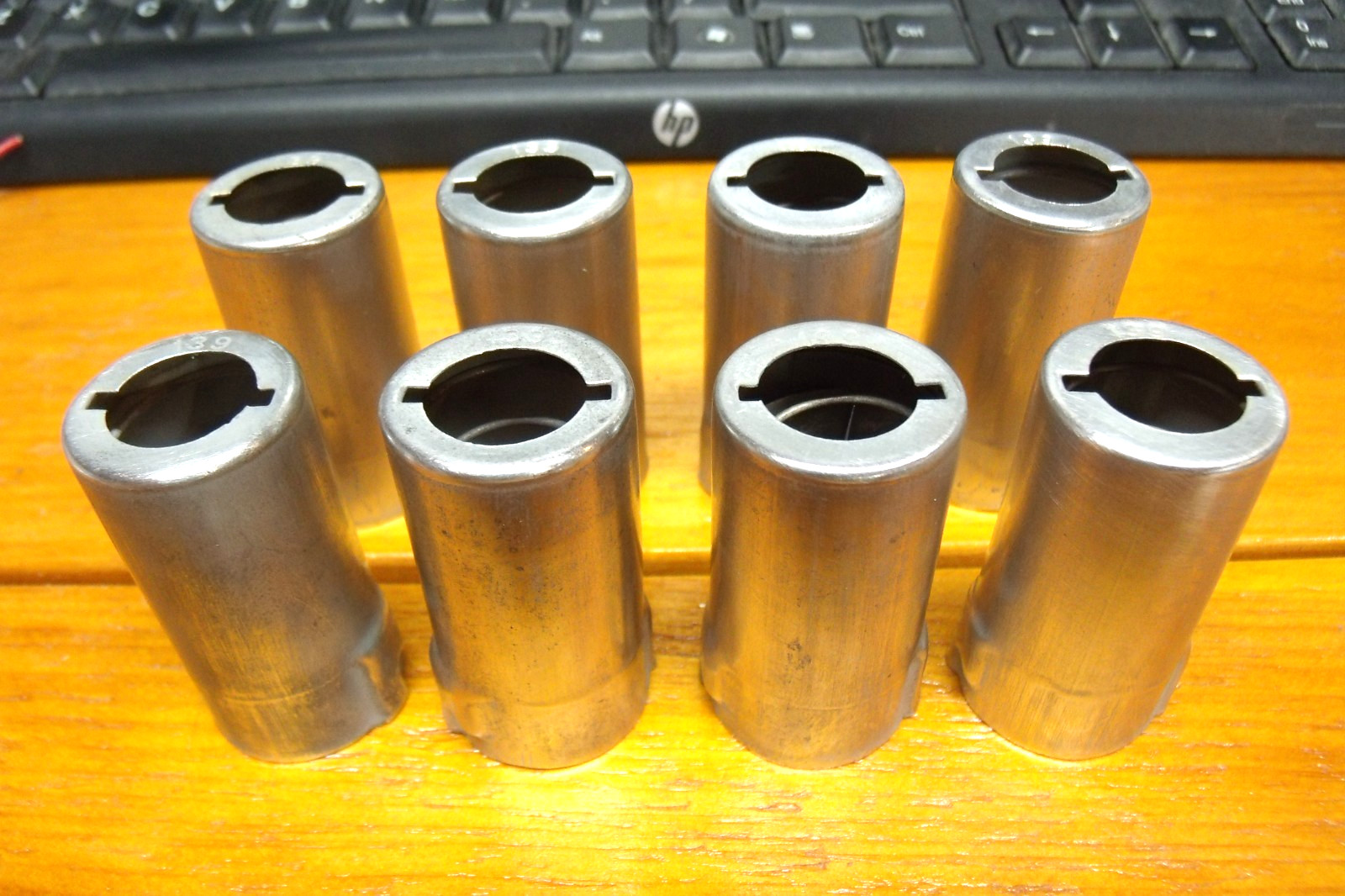 Lot of (8) Am Cinch 139 Spring Loaded Vacuum Tube Shield 9 Pin J Slot 12ax7 Etc.