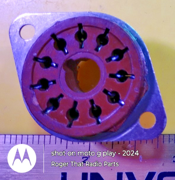 Amphenol® 11 Pin MIP Micanol Bakelite Socket • (P/N 77-MIP-11M)