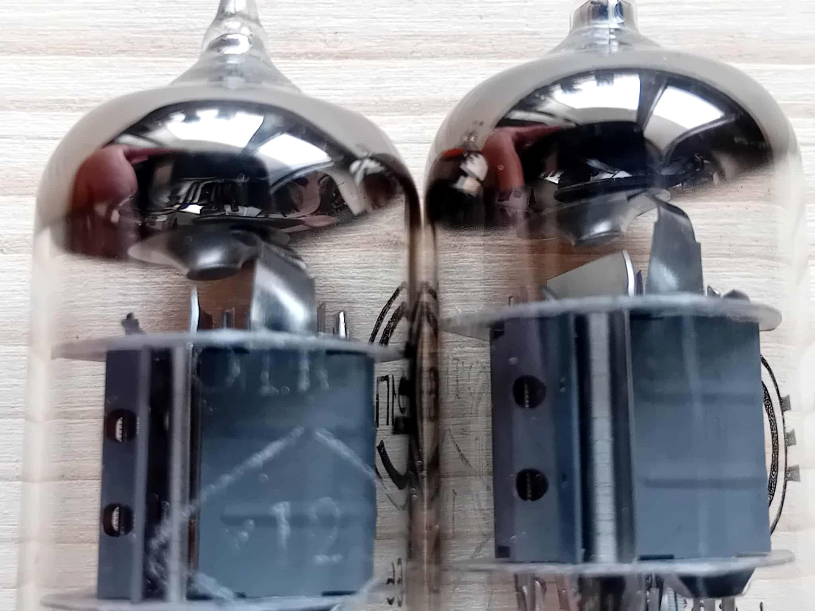 2 pcs 6F1P ( 6Ф1П ECF80 ) Same Date Vacuum Tubes Svetlana 60′ NEW NOS