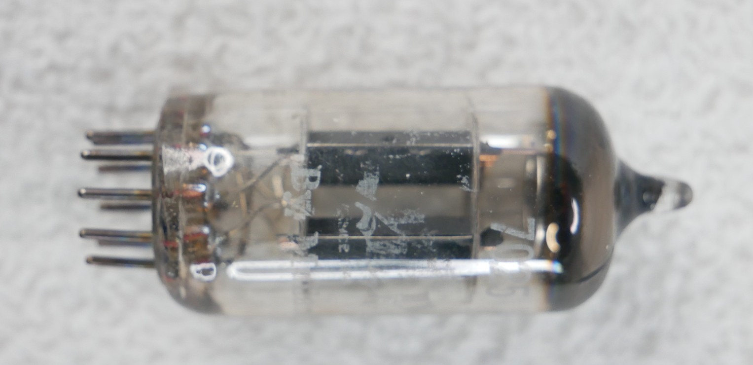 12AX7 ECC83 7025 MADE IN BRITIAN ESTEY BY MULLARD TESTS EXCELLENT *VINTAGE RARE*