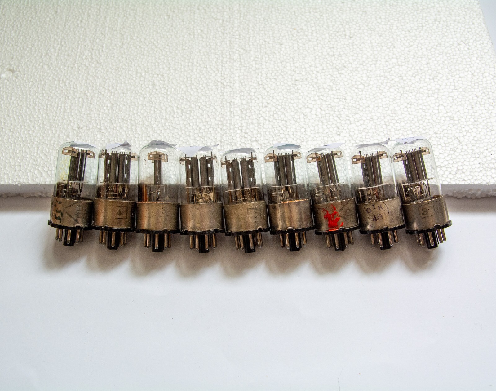 USED. 6N9S (6H9C) / 6SL7 / 1579 MELZ TUBES. METAL BASE.