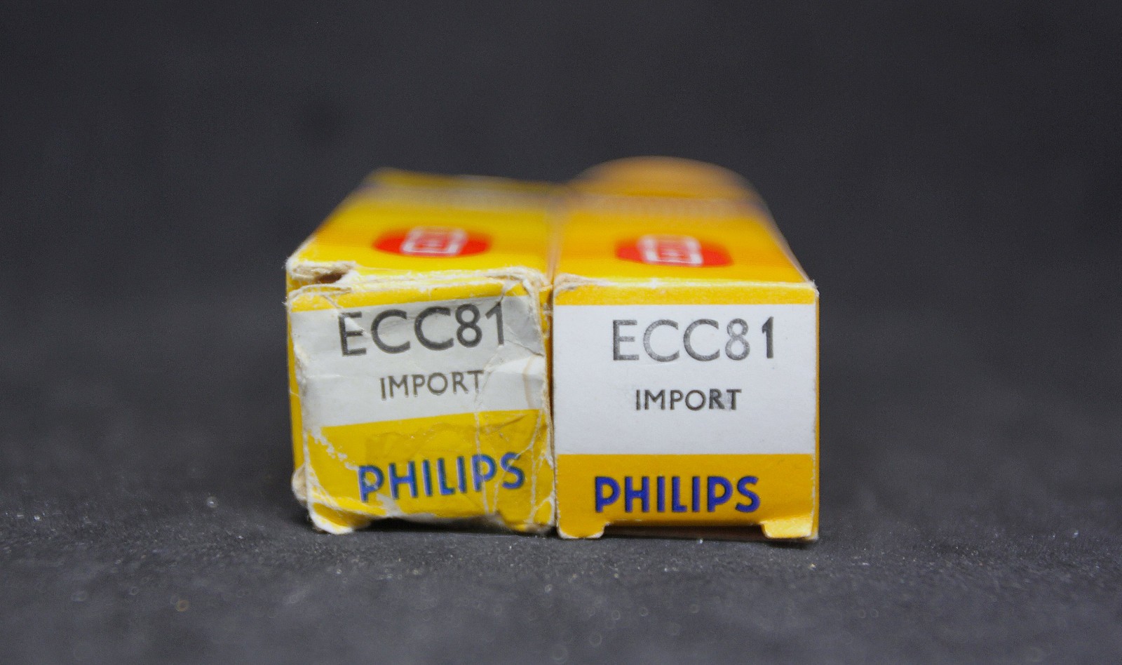Mullard / Philips ECC81 – pair NOS