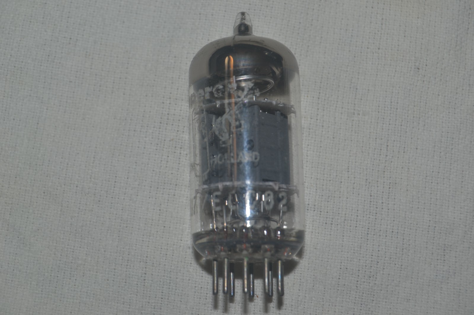 Vintage Strong & Balanced 1965 Amperex Bugle Boy 12AU7/ ECC82 Tube