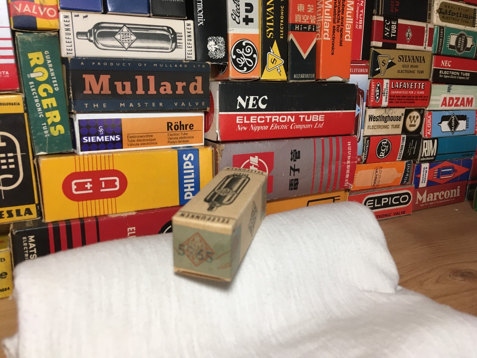 True NOS Sealed Box Rare Old Type Telefunken 5965 Audio Tube ~ 12AT7 ECC81 Sub