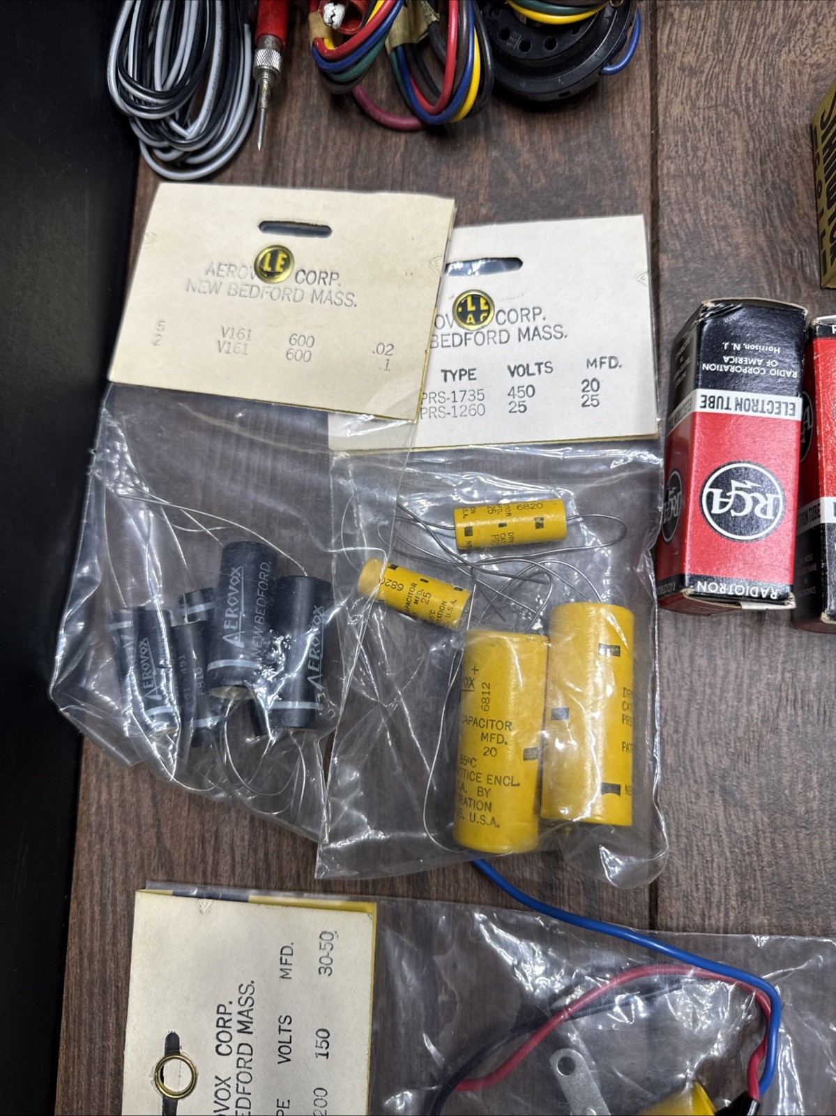 Lot Of Vintage Tube Radio Parts RCA GE HUDSON CLAROSTAT STANWYCK AEROVOX CORP GC