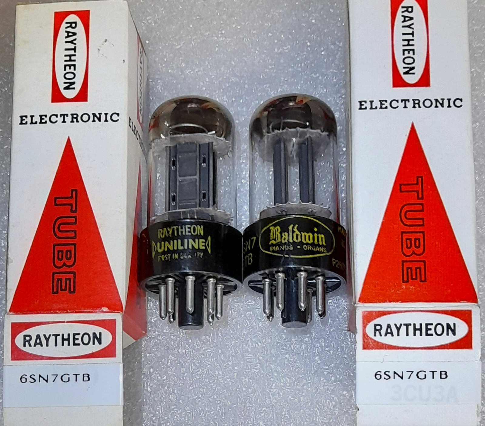Closely Matched Pair 6SN7GTB Raytheon black ladder plate/halo getter Tubes