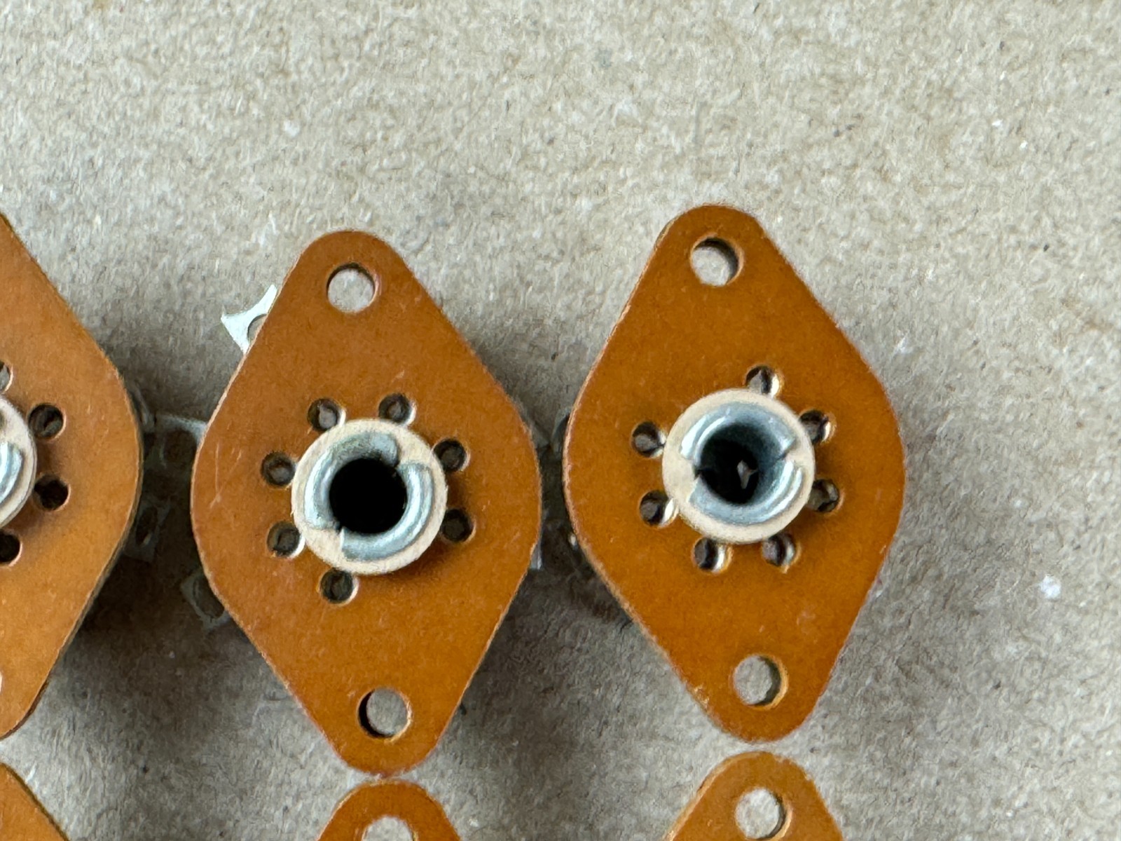 10 NOS Vintage Phenolic Wafer 7-pin Vacuum Tube Sockets for 6AU6 (Qty Avail)