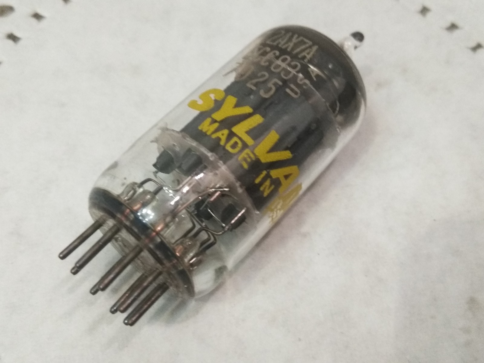 N.O.S. SYLVANIA 12AX7A ECC83 AUDIO VACUUM TUBE (1)