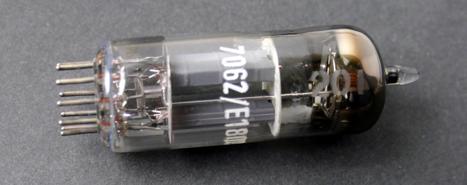 7062 TUBE AMPLITREX TESTED AS 12AT7 “VERY STRONG” 10,000 HOURS OF LIFE !