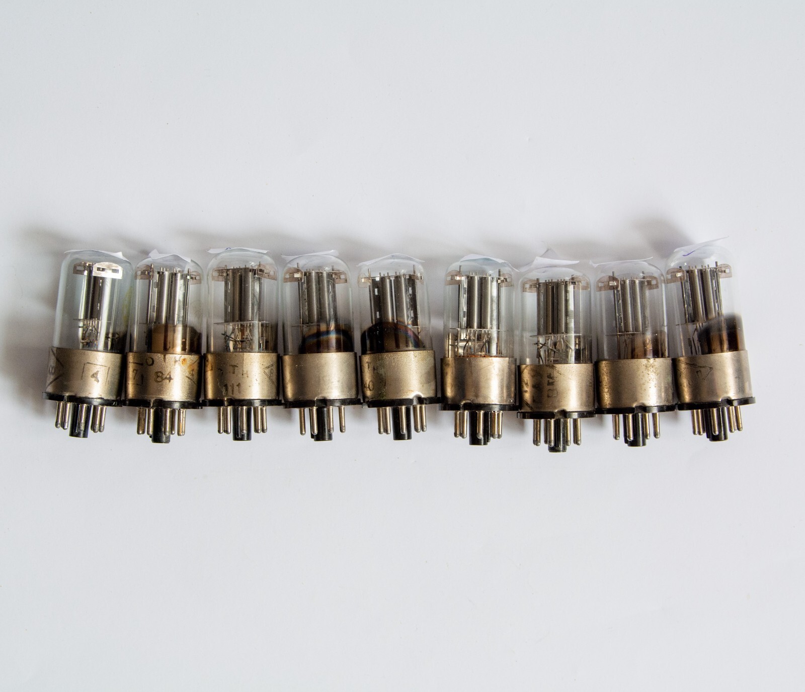 USED. 6N9S (6H9C) / 6SL7 / 1579 MELZ TUBES. METAL BASE.