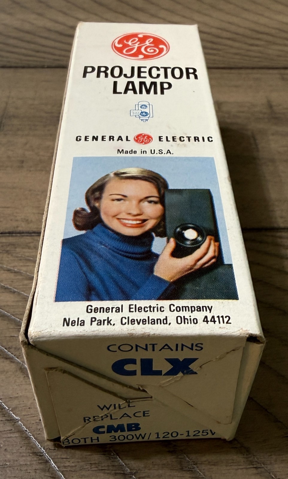 GE CLX/CMB Projection Lamp Bulb 125V 300W Old New Stock