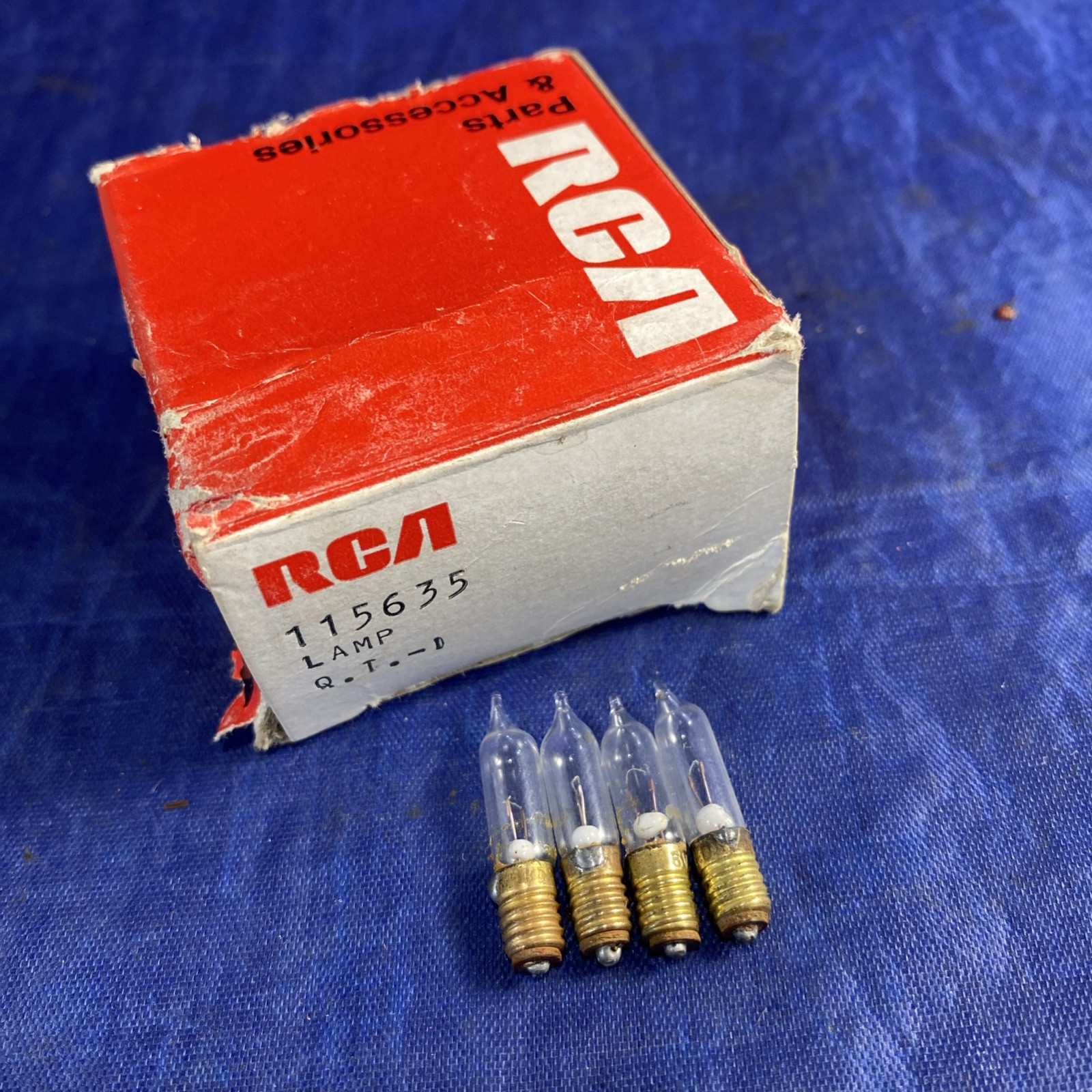 RCA VINTAGE LAMP 6V bulb 115635 LOT OF 4 Bulbs VINTAGE ELECTRONICS