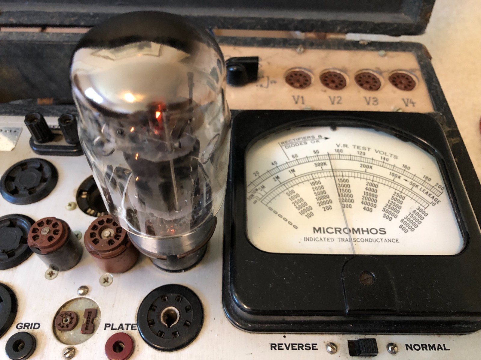 2 X Mullard Genalex KT 88 Vacuum Tube ( TEST )