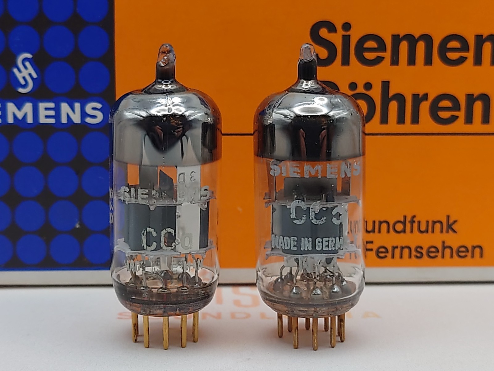 2x Siemens CCa Silver Shields A-Frame – Munich 1973/74 – Near NOS