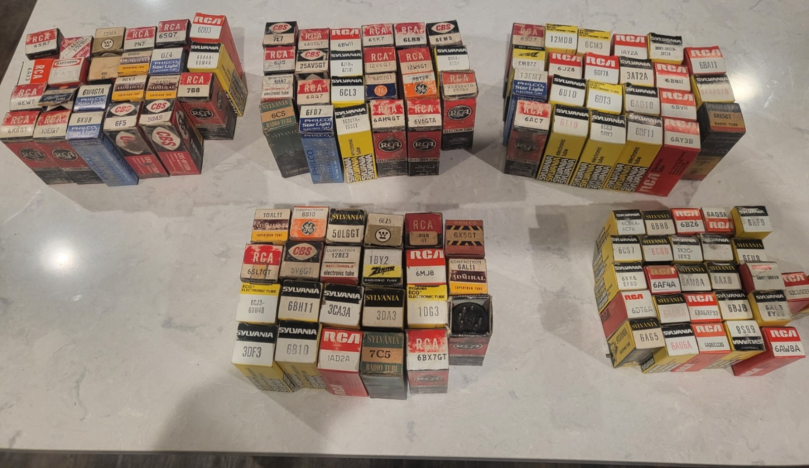 Lot of more than 20 Vacuum Tubes – RCA, Zenith, Philco, Amiral, CBS. Untested