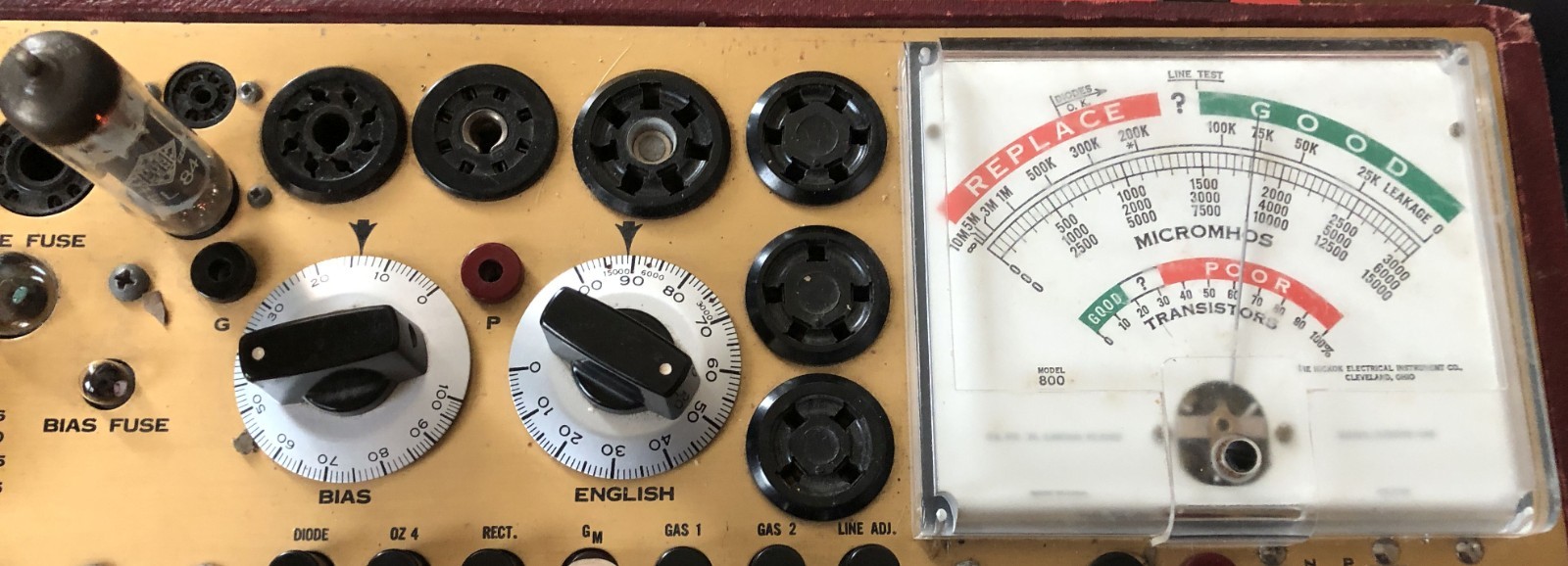 1ea Telefunken EL84 / 6BQ5 Vacuum Tube. Pre owned. Tests Good. See meter pic.