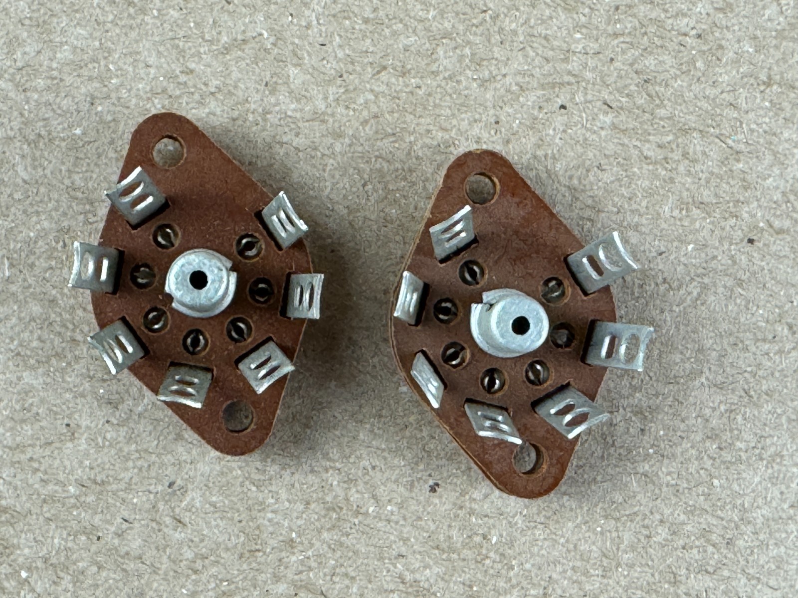 10 NOS Vintage Phenolic Wafer 7-pin Vacuum Tube Sockets for 6AU6 (Qty Avail)