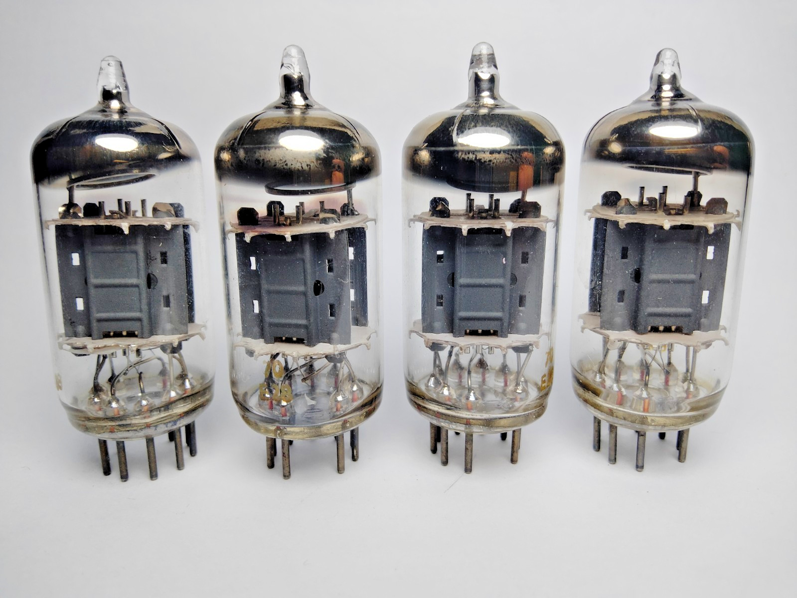 4 pcs USED ECC83 / 12AX7/ Siemens tubes