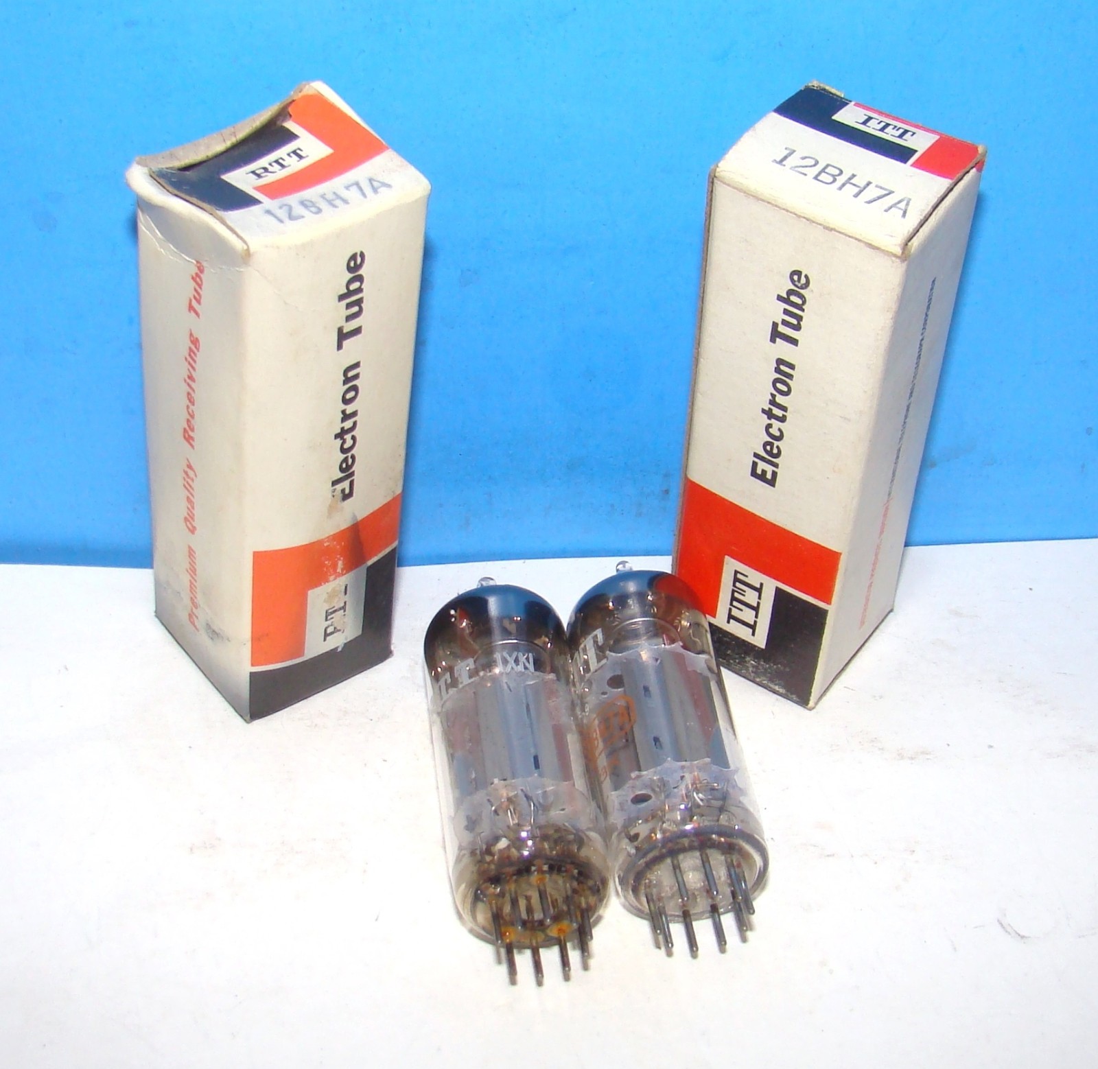 12BH7A NOS Matsushita radio audio vacuum tubes 2 valves tested Japan 12BH7