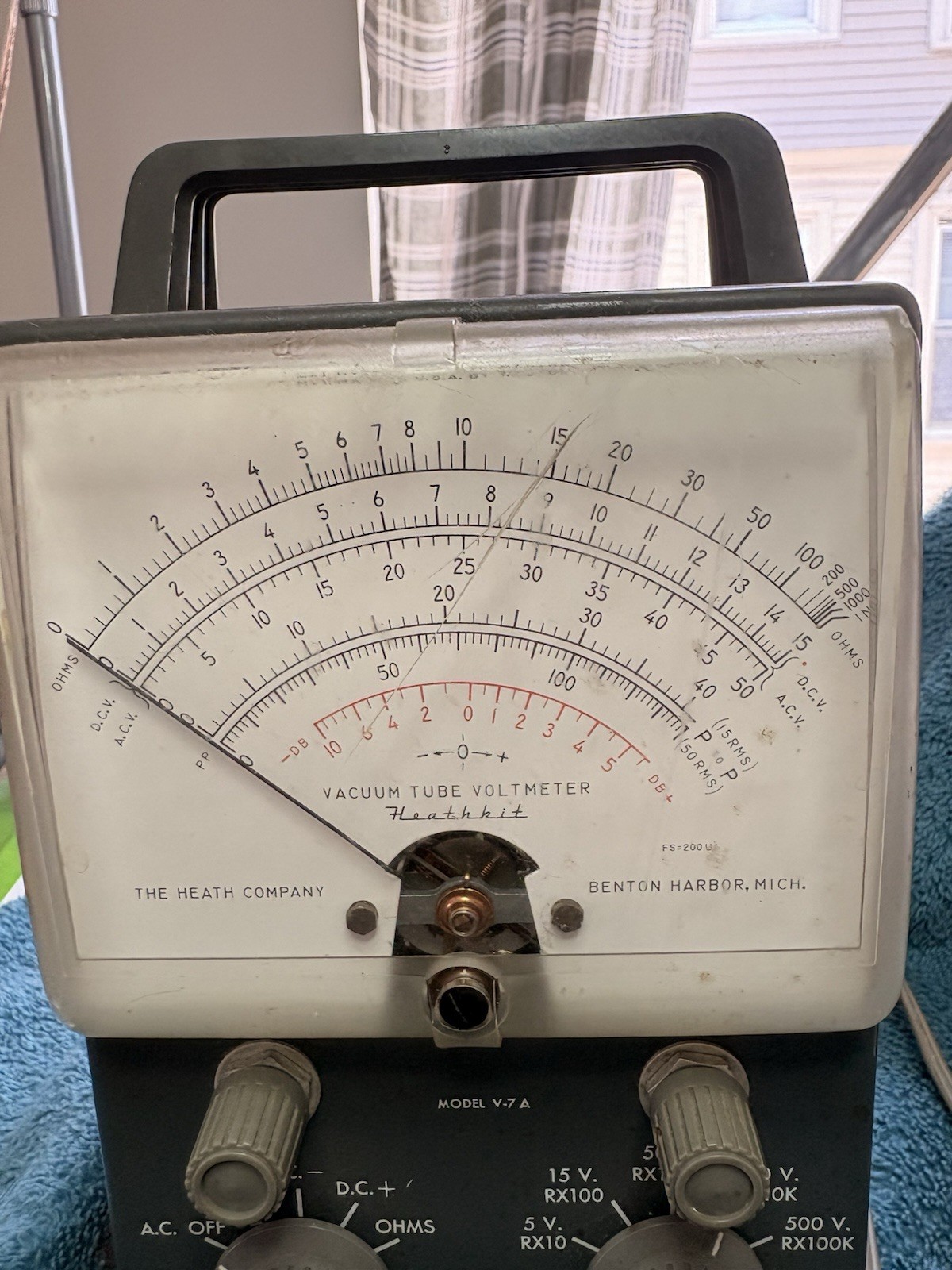 Heathkit V-7A Vacuum Tube Voltmeter Powers On Untested.