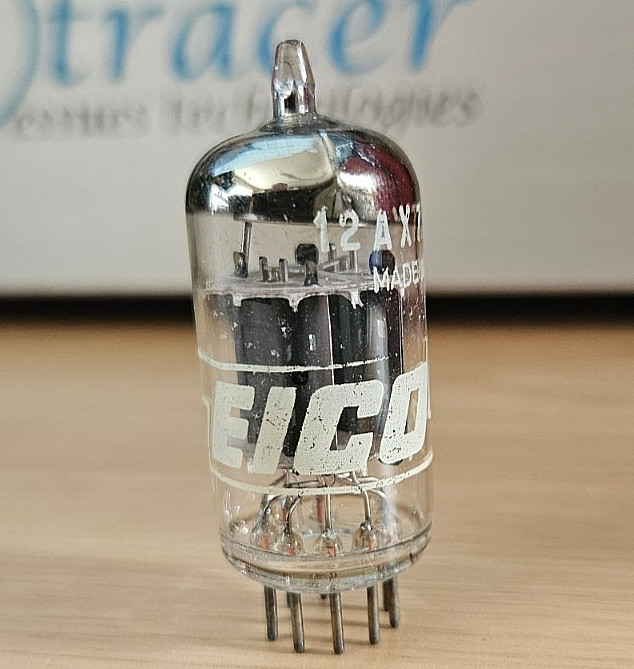 12AX7 AMPEREX BUGLE BOY ECC83 AUDIO TUBE HOLLAND NOS ▲2F4 (1962) *eTracer #12A74