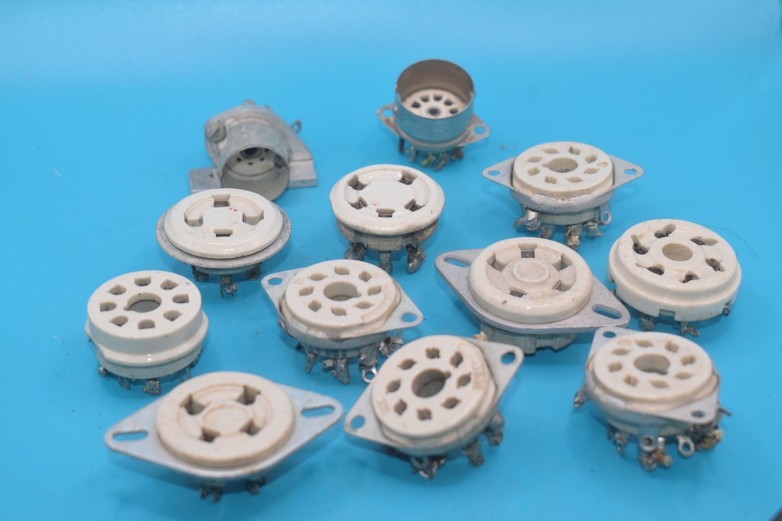 12x Antique Sockets – ASSORTMENT – Ceramic Porcelain Vintage for Tube Amps